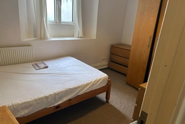 2 bed flat, Prospect Street, Flat 1, Greenbank, Plymouth, PL48NX - Image 3